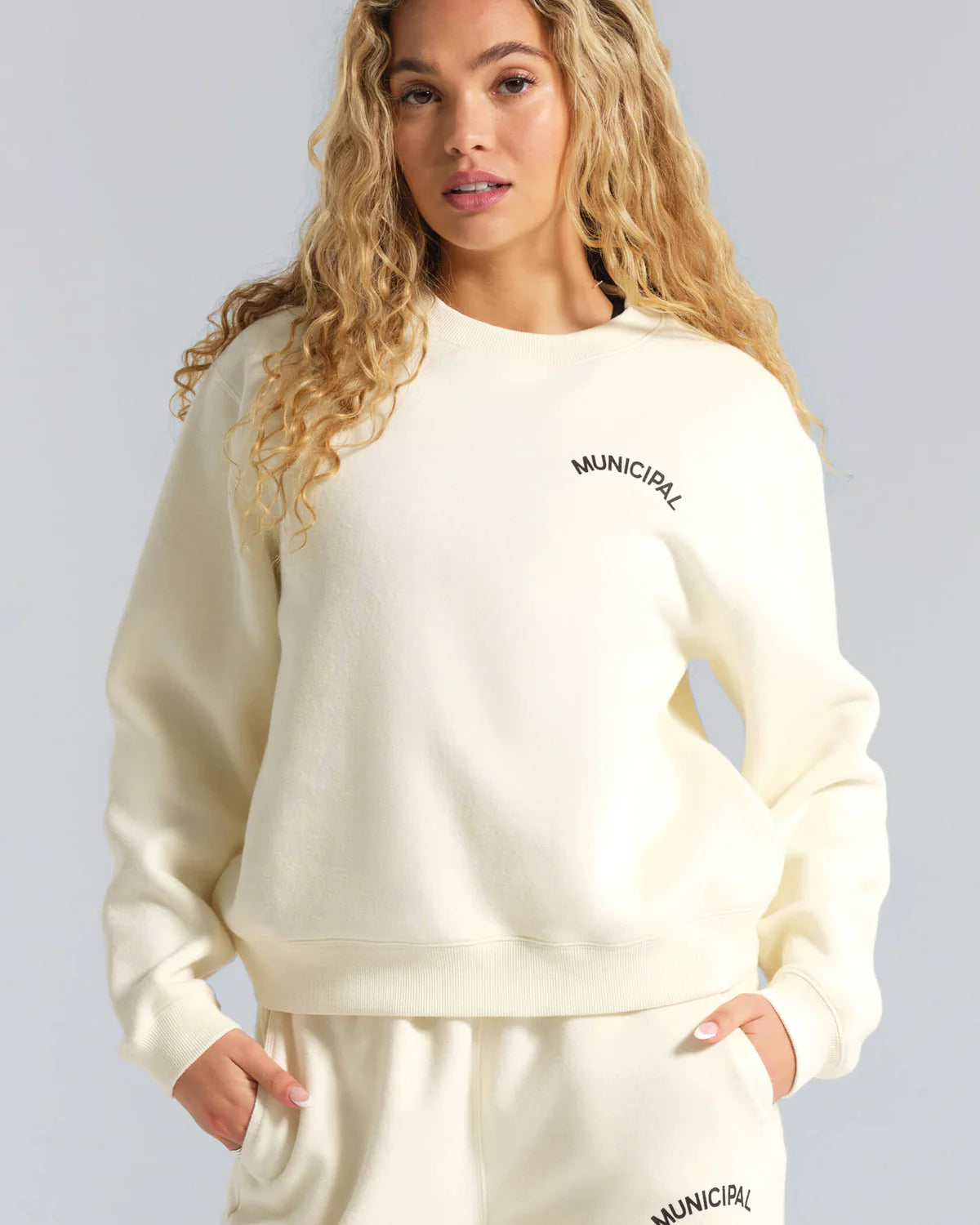WOMEN'S VARSITY CREW NECK