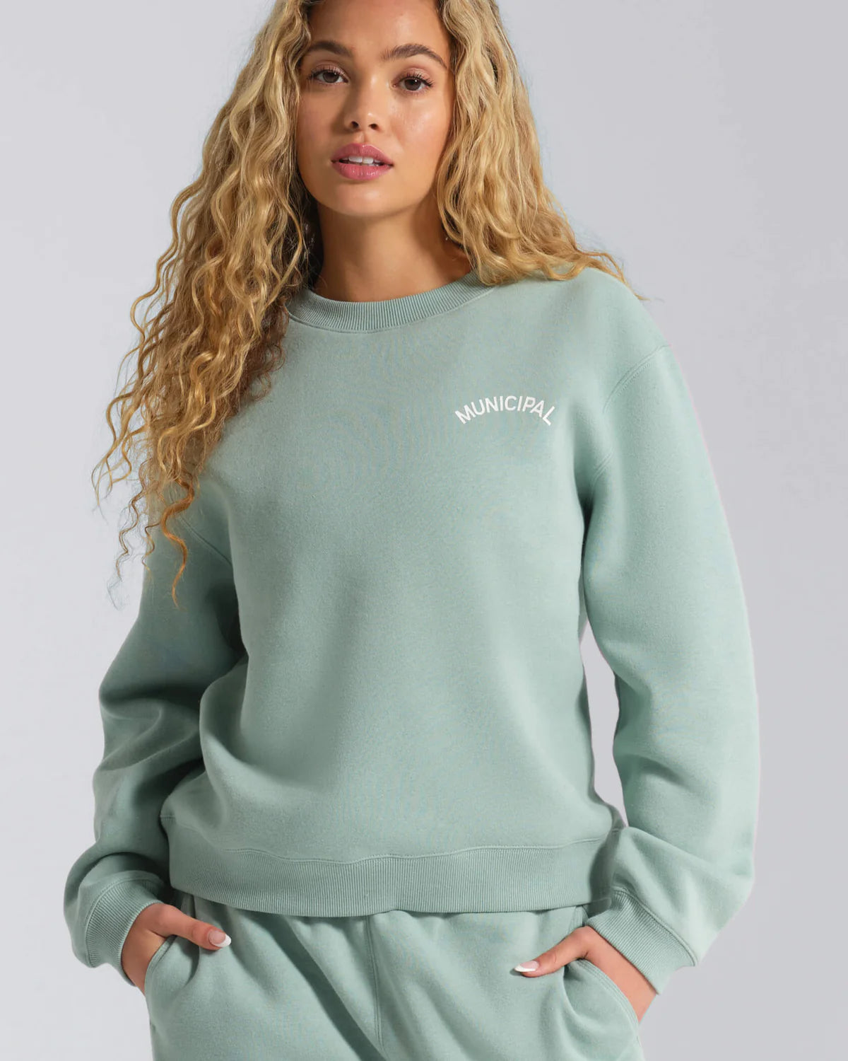 WOMEN'S VARSITY CREW NECK