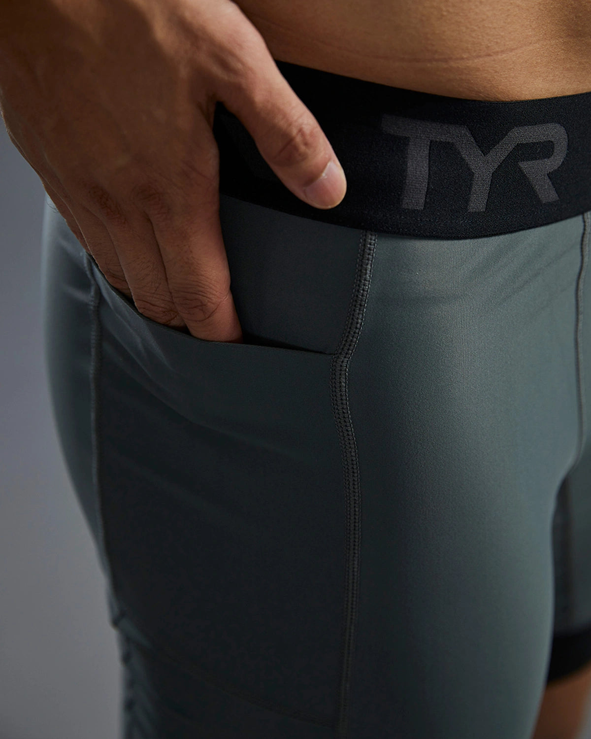 TYR compression buxur